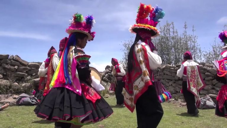 Visitamos Taquiles, mágico destino en el lago Titicaca