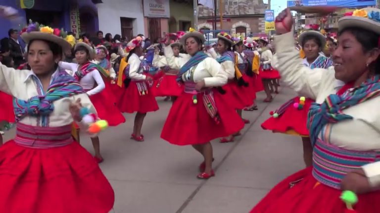 Mirá La celebración de la Virgen de la Candelaria en Puno, Perú